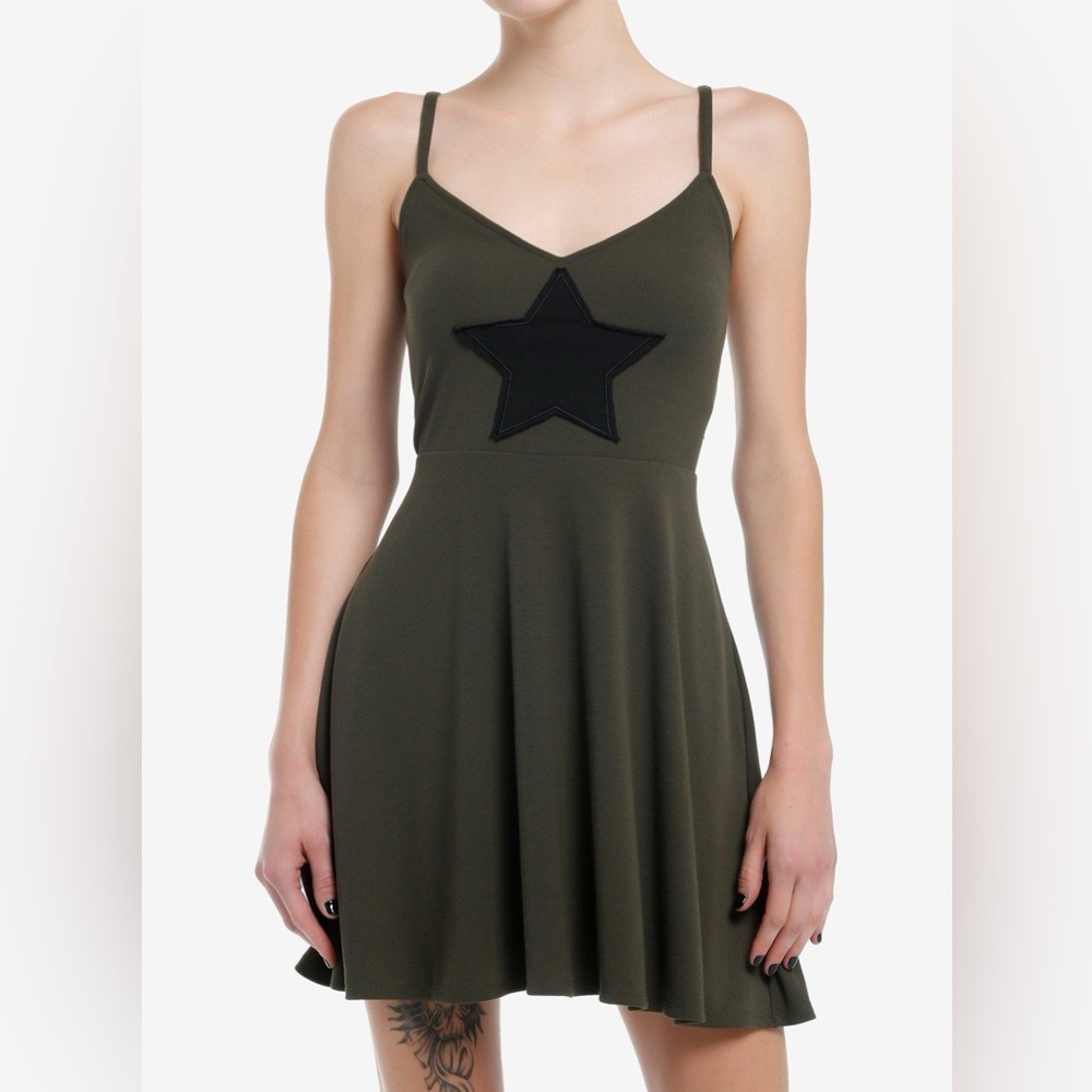 Hot Topic Social Collision Green Dress Black Star Detail XS gothic Sleveless